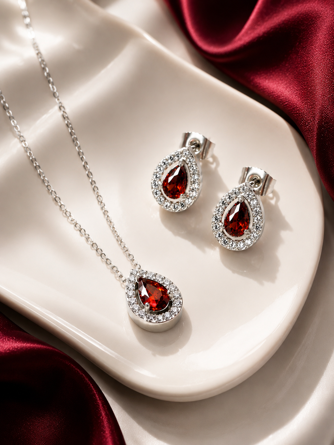 Scarlet Grace Teardrop Set