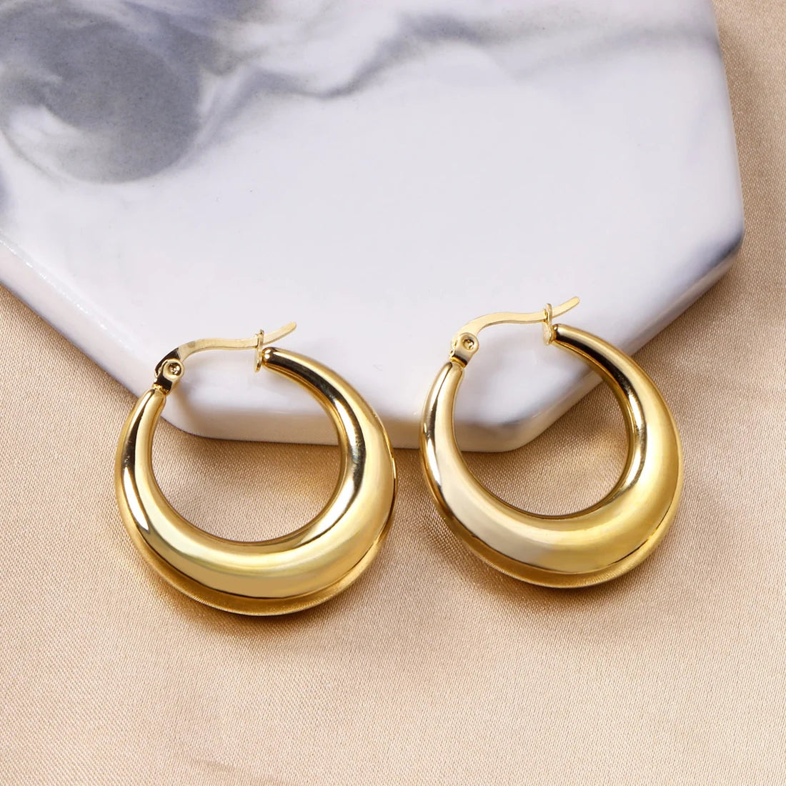 Élan Hoop Earrings