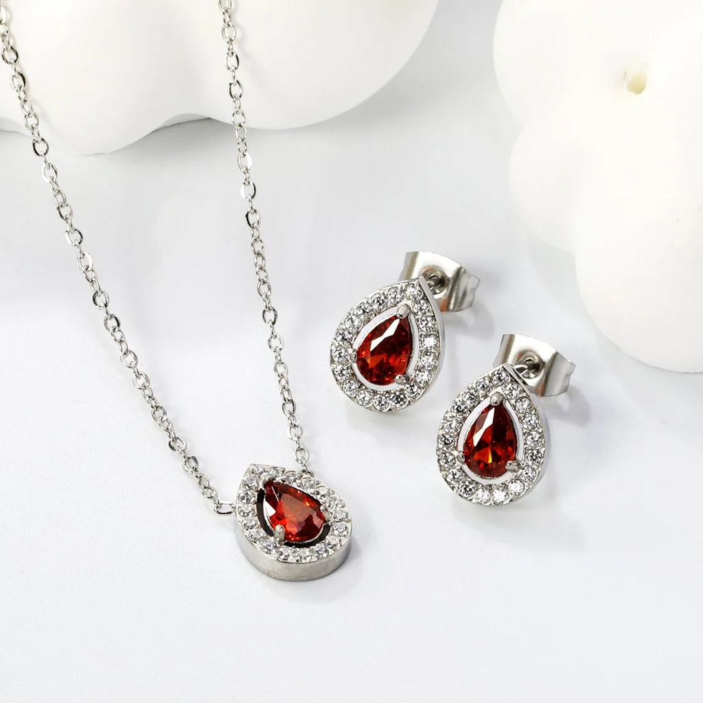 Scarlet Grace Teardrop Set